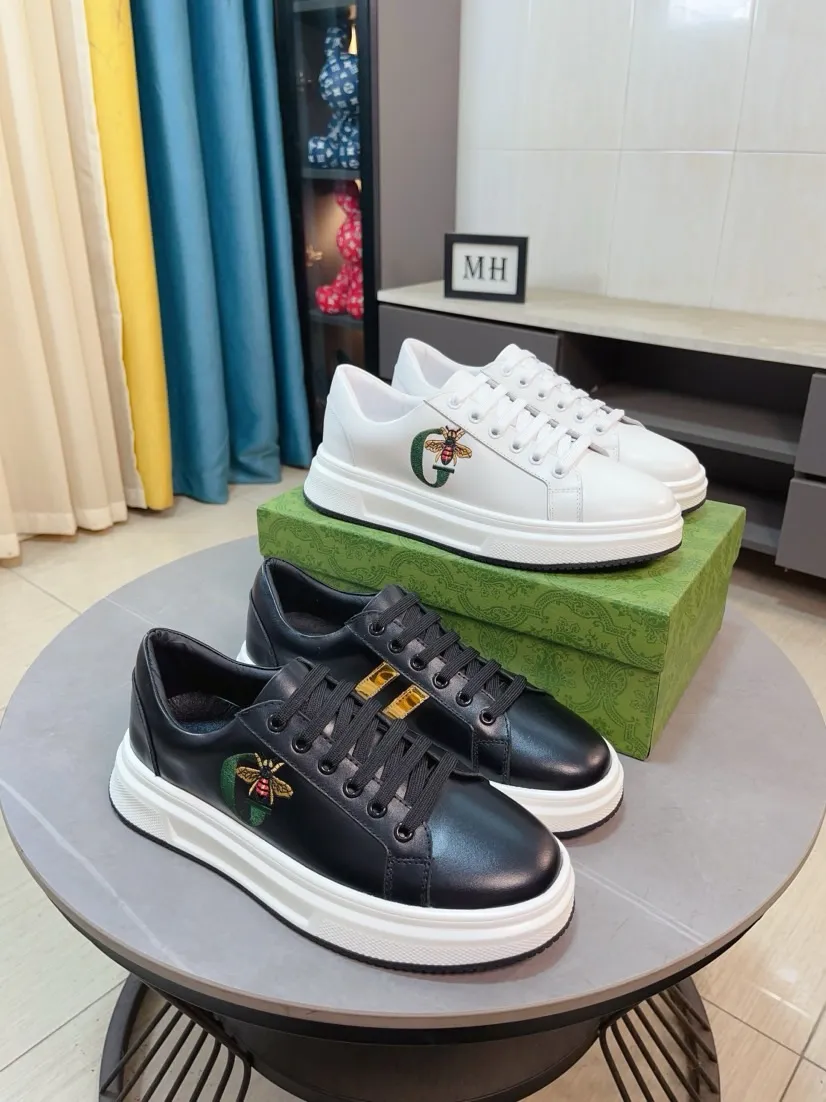Factory price 420🌹🌹GUCCI [Gucci] New high-end brand of men's shoes, the latest fashionable casual men's shoes, trendy and versatile, relaxed and sporty style, uppers imported from Italy, first-layer cowhide, genuine leather lining and ultra-fine workmanship. Original personalized fashionable rubber wear-resistant outsole, light and comfortable on the foot, size 38-44
